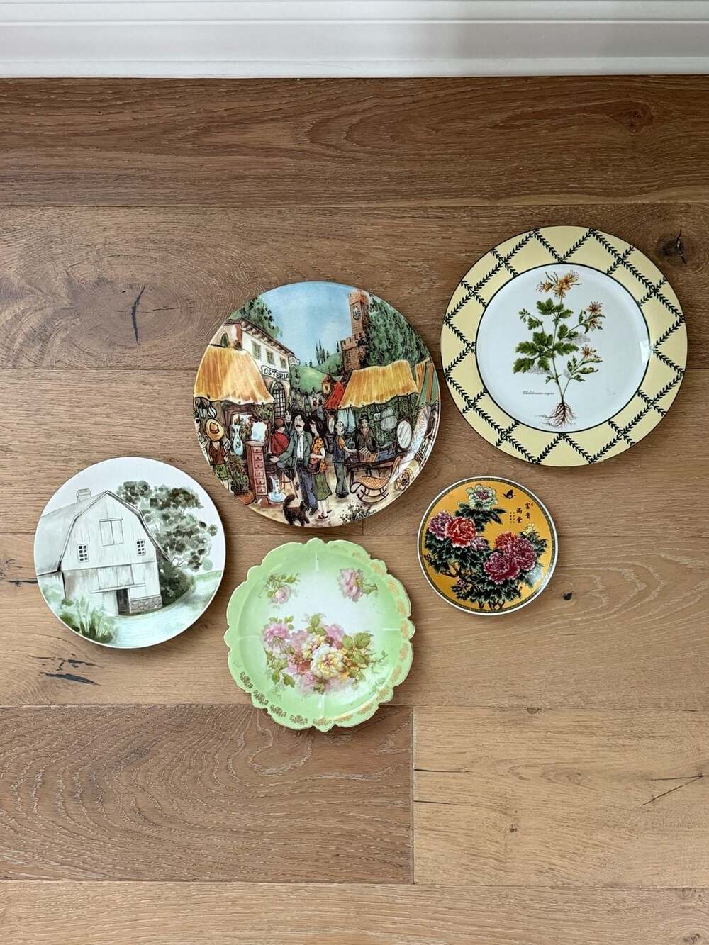 Green plate wall: Plates featuring Floral, Botanical, and italian Scene Motifs